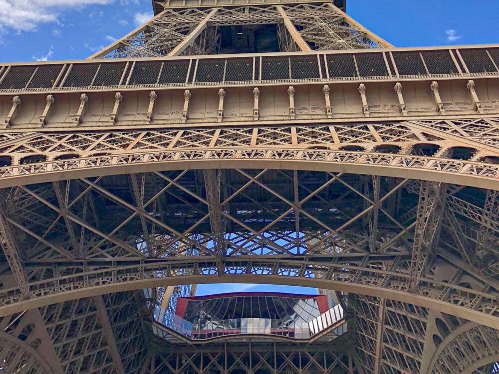 Besucherpavillon Eiffelturm Paris_BWB-Sandalor S140-2_HAG-02-2